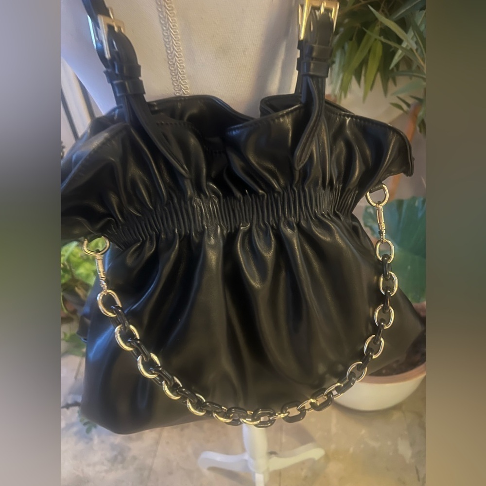 Ladies dress black bag. No brand brand new. Never used. NWOT. Black and gold. - Picture 3 of 15